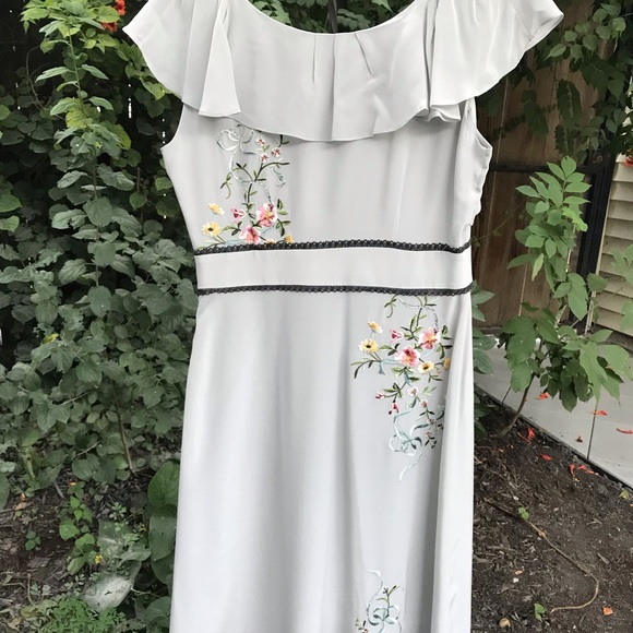Anthropologie Floreat Grey Silk Embroidered Dress, size 6 - Picture 2 of 5
